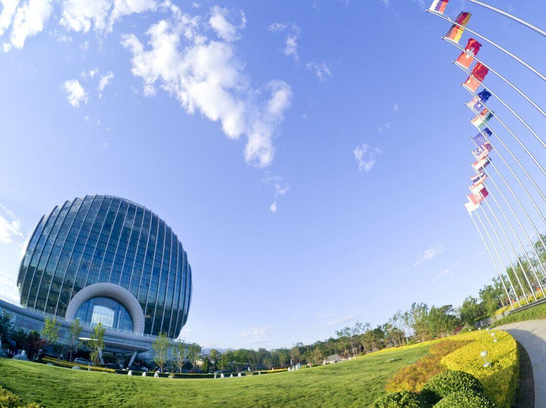 2015世界水电大会在北京雁栖湖闭幕，优先发展水电成国际共识。黎明 摄影